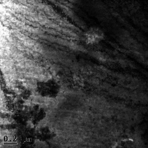 Carbon contamination on FIB sample before plasma cleaning